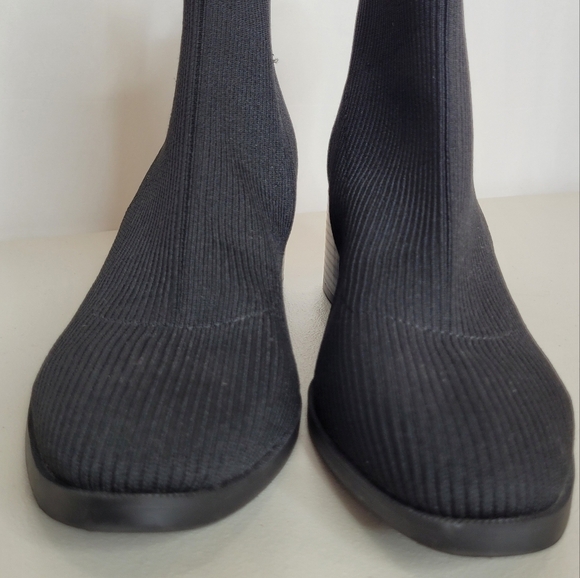 LifeStride Dreamy Women's Black Soft and Flexible Ankle Booties - Size 8 - Picture 6 of 13